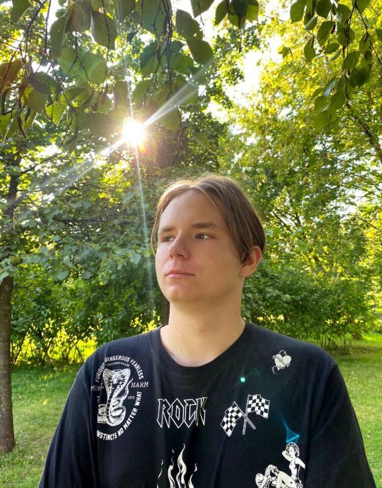  45271741  , 19 ,    -