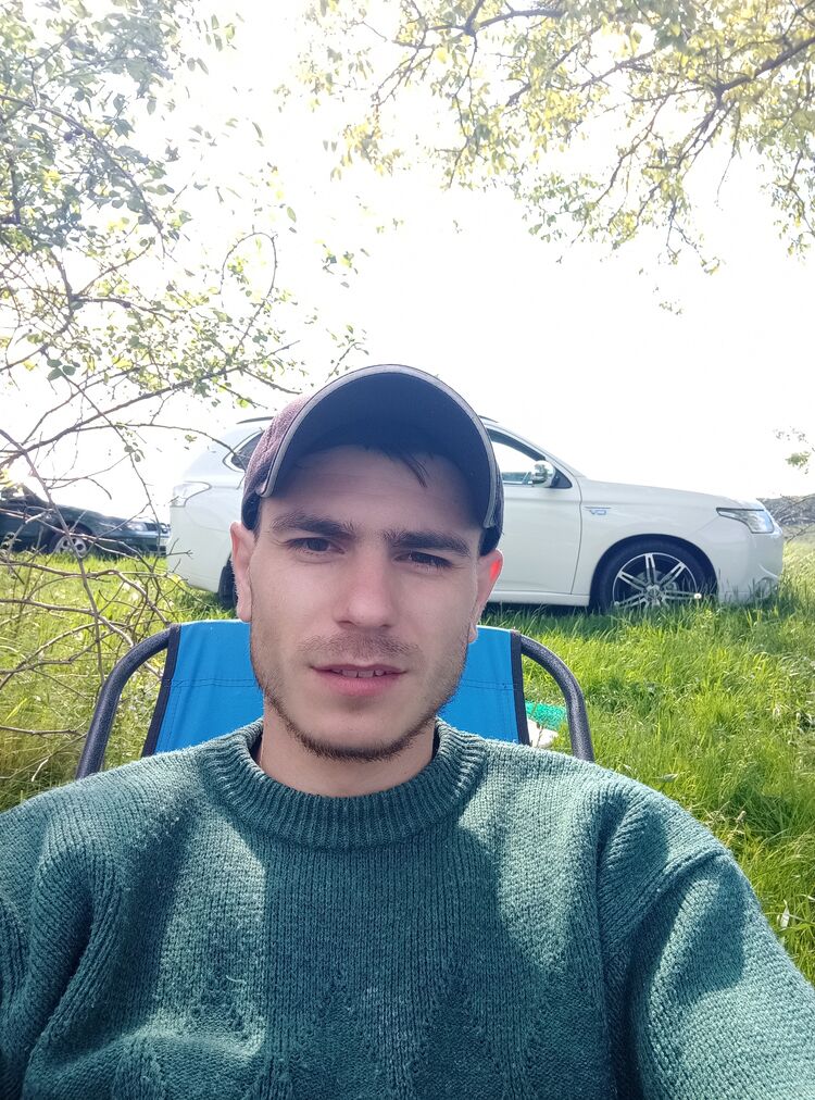  33367831  Slavik, 31 ,    