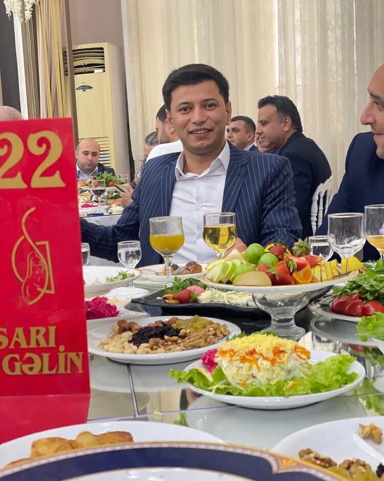  51329521  Orxan, 34 ,    New York City