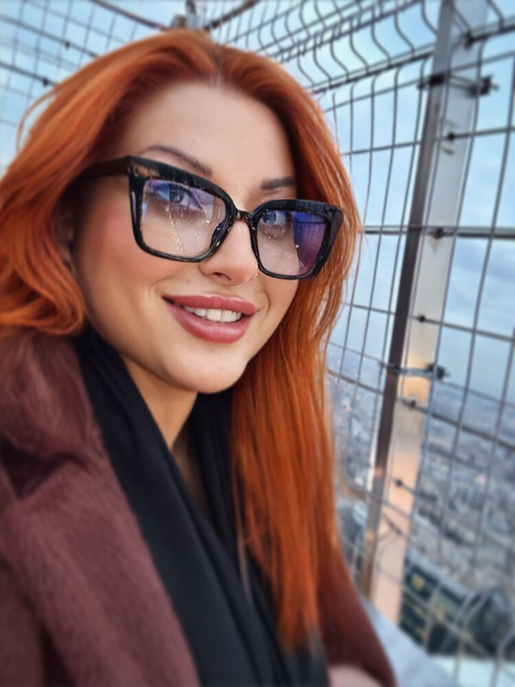  54136011  Tatiana, 44 ,    