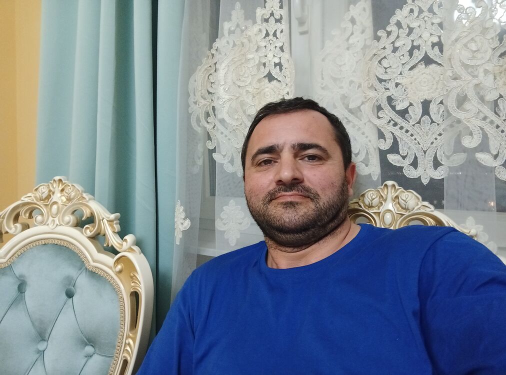  39282431  Alihan, 48 ,    