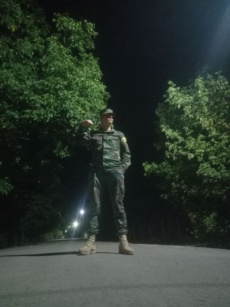  53333371  Pascari, 19 ,    