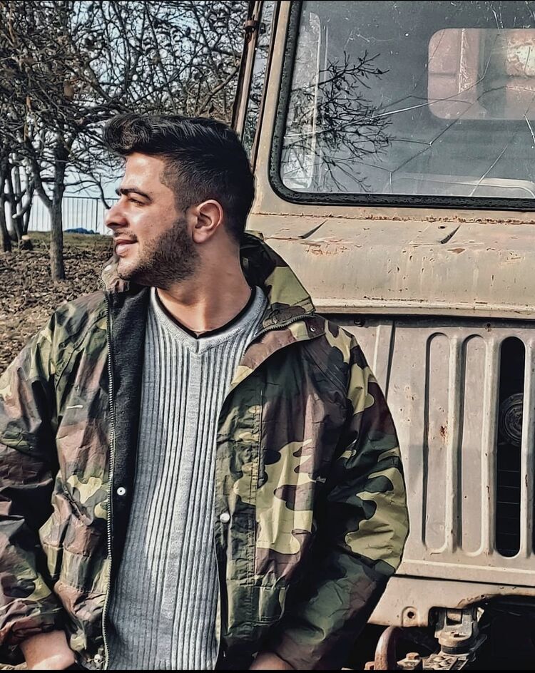  32725571  Elsen, 29 ,    