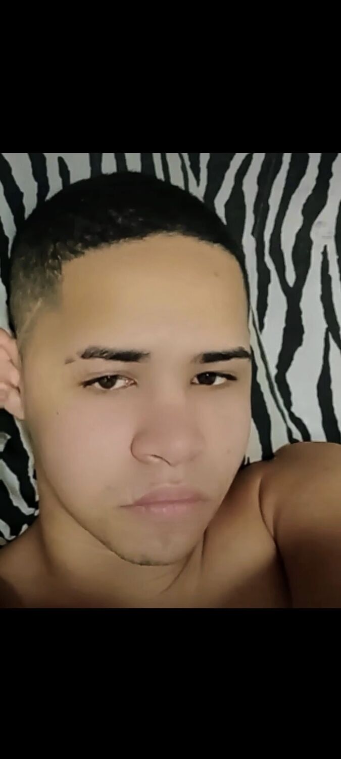  50105921  Lucas Guedes, 22 ,    