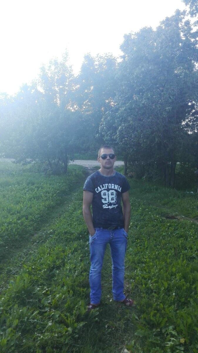  16164611  Sergei, 35 ,    
