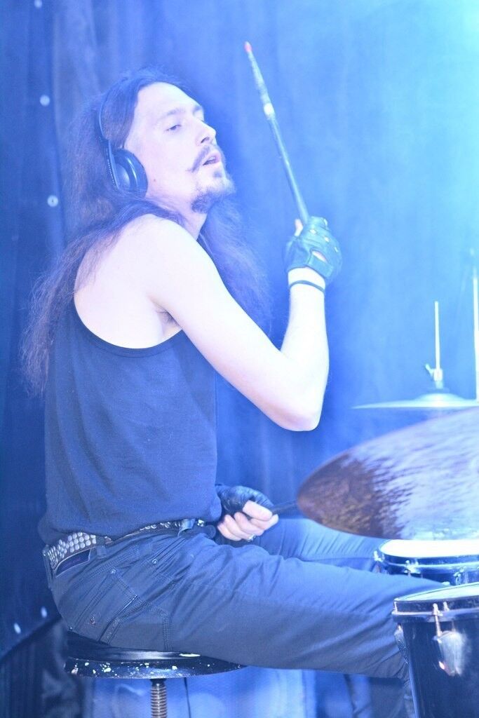  15558311  Alex, 40 ,    