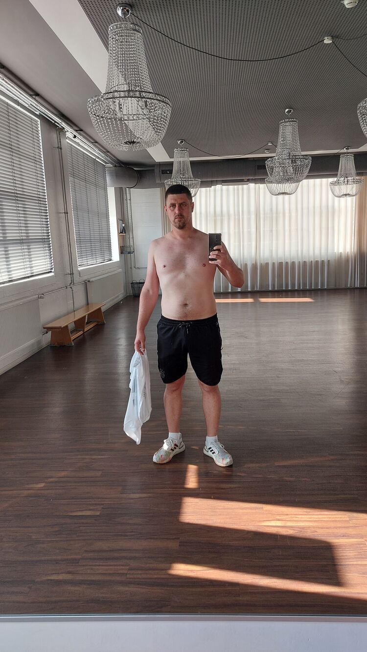  Stuttgart,   , 32 ,   ,   