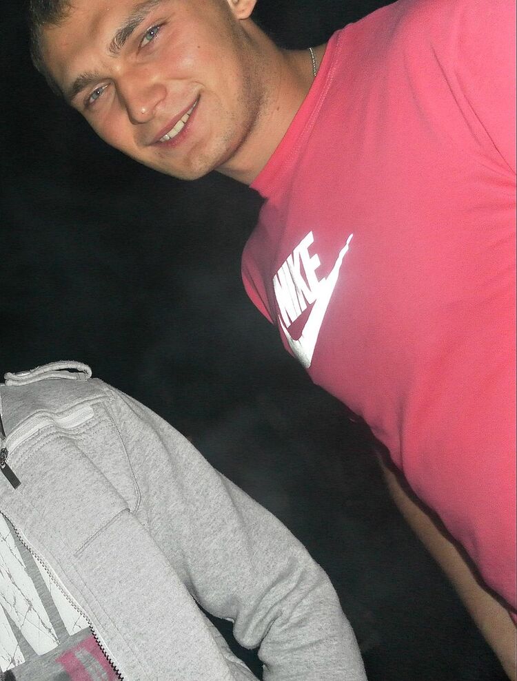  8019451  Sergei, 30 ,    
