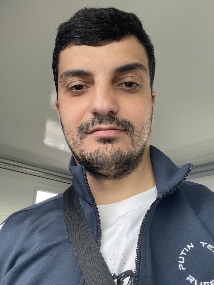  52685651  Zaur bek, 32 ,    