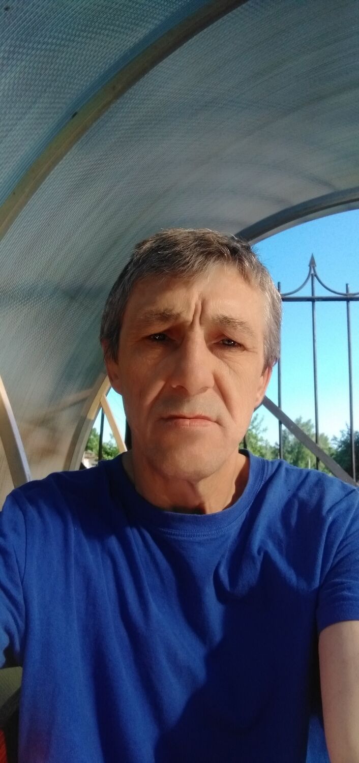 27069981  , 52 ,    