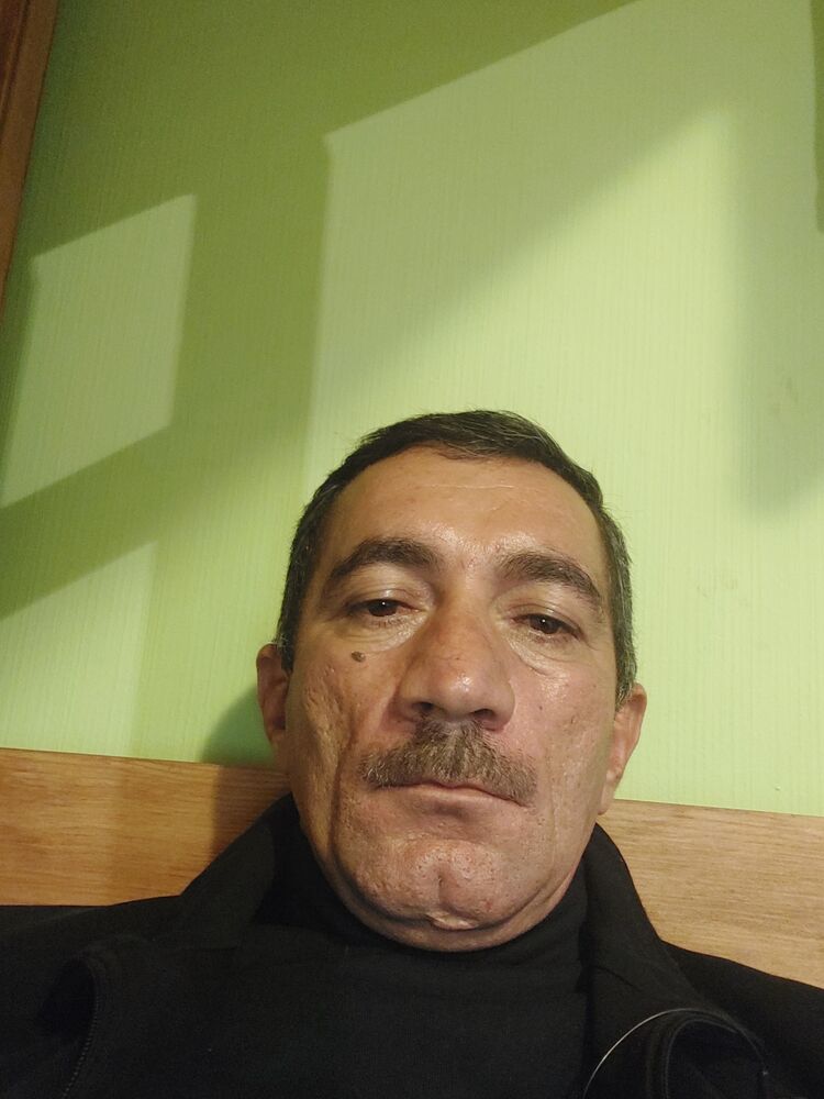  47012921  Bayram, 47 ,    