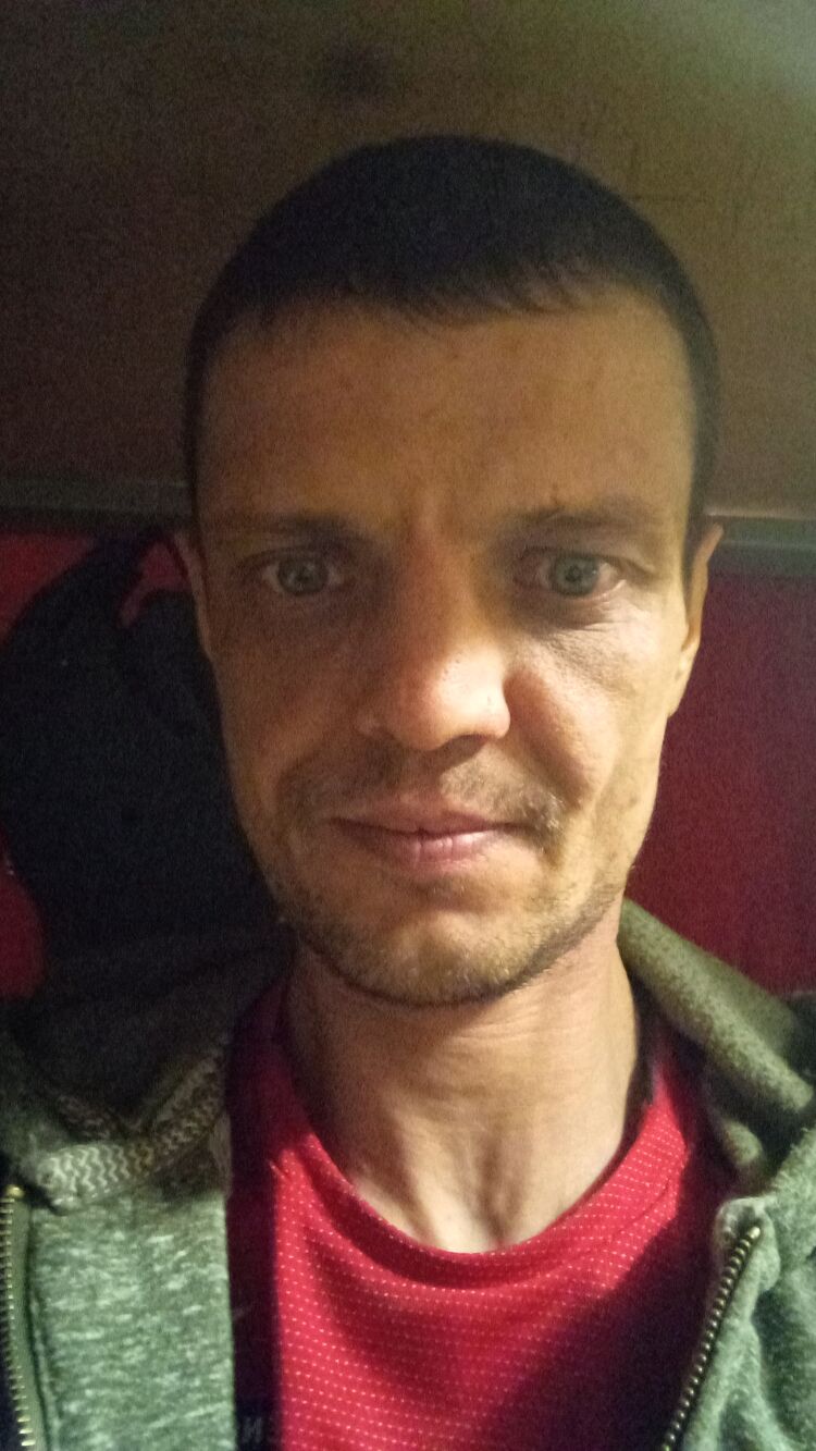  30436101  Maksim, 42 ,    