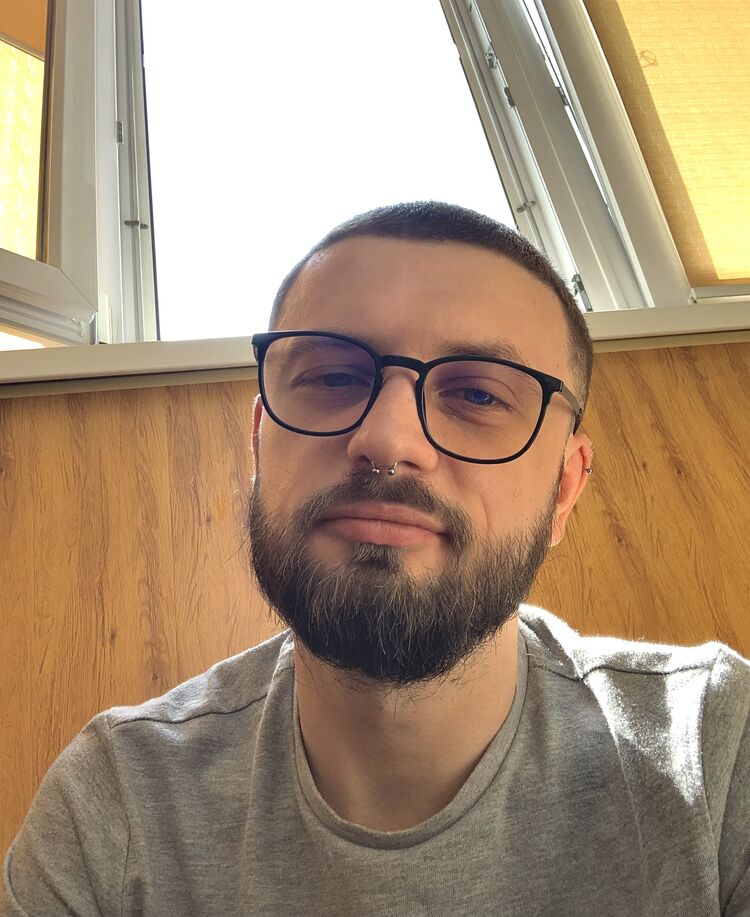  52857251  , 31 ,    