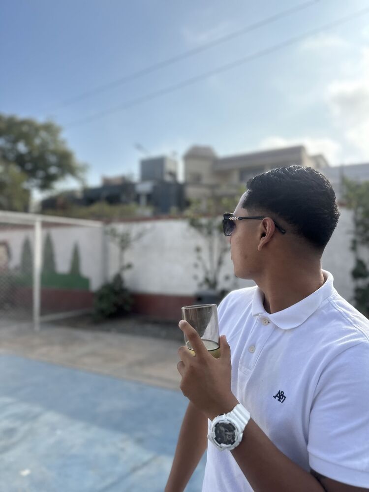  ,   Alex, 23 ,   ,   