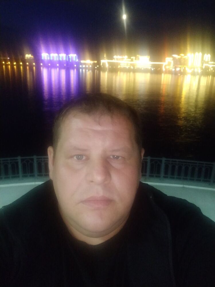  40454791  Anton, 34 ,    