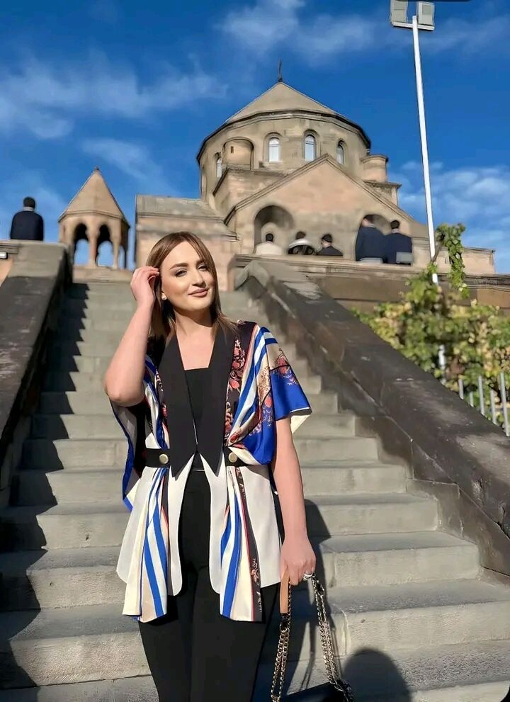 ���� 44121931 ������� Adriana, 30 ���, ���� ���������� � �������