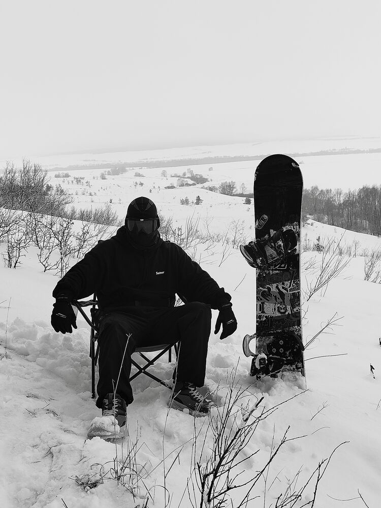  49084321  Alexey, 24 ,    