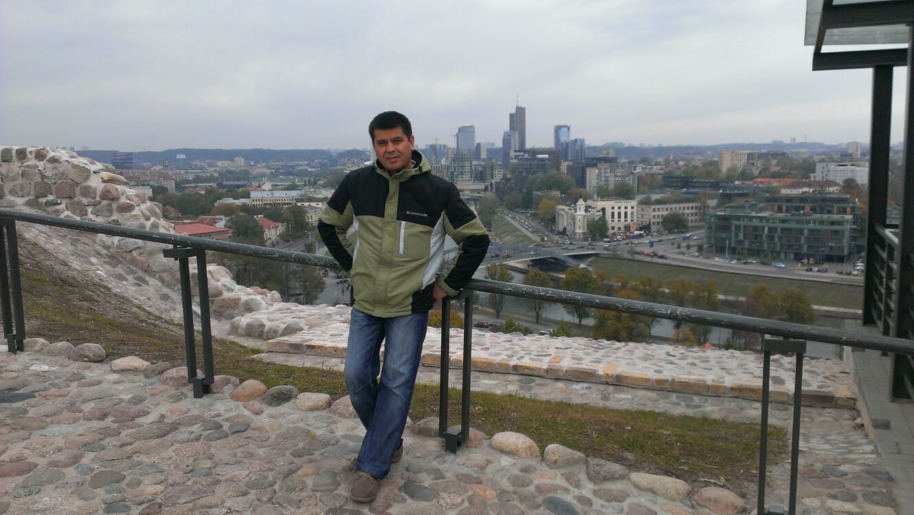  36406811  Ayyomidin, 51 ,    Hokksund