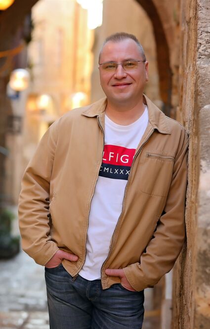  Holon,   Sergey, 44 ,   ,   , c 