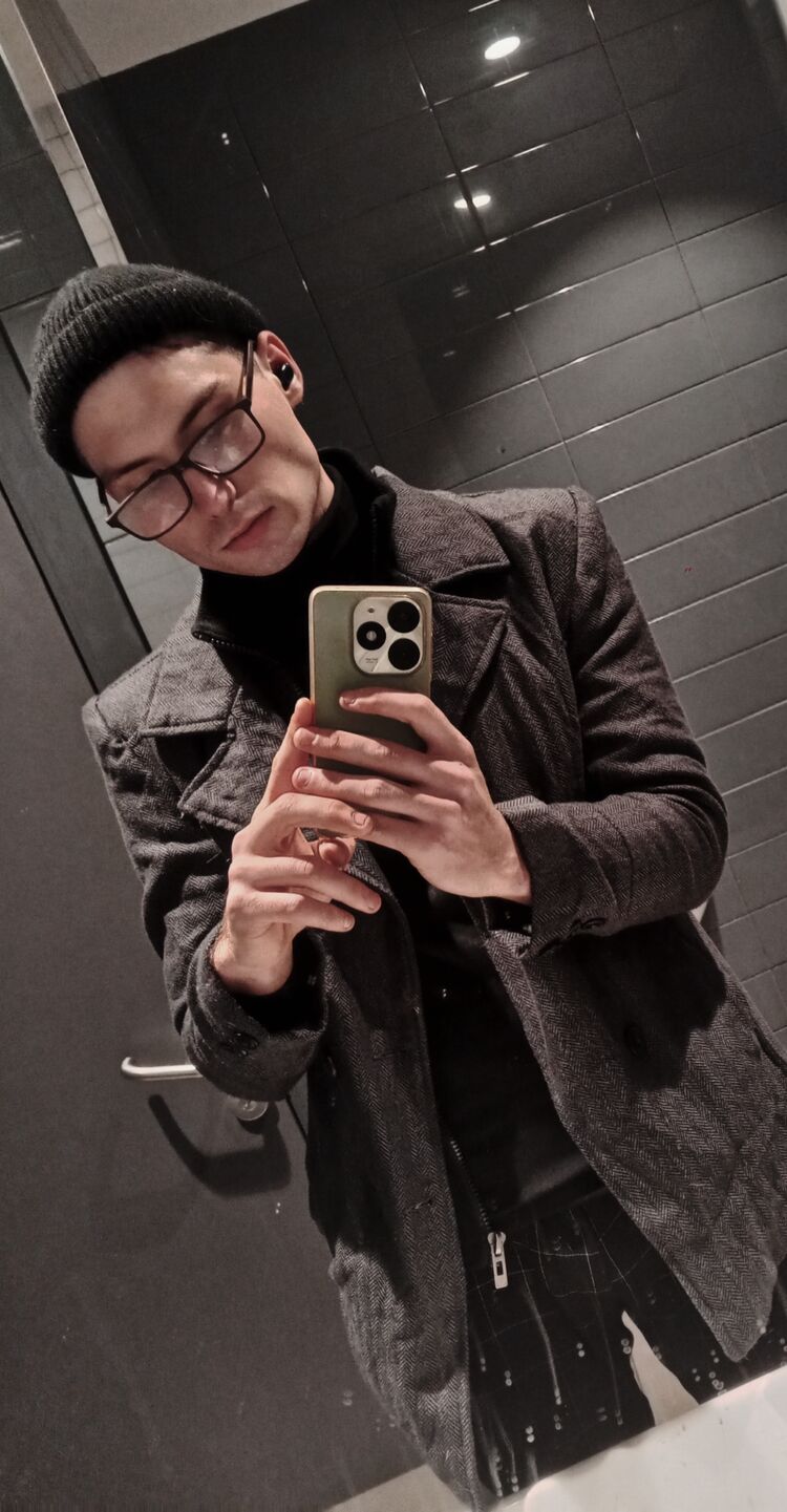  48032871  , 21 ,    