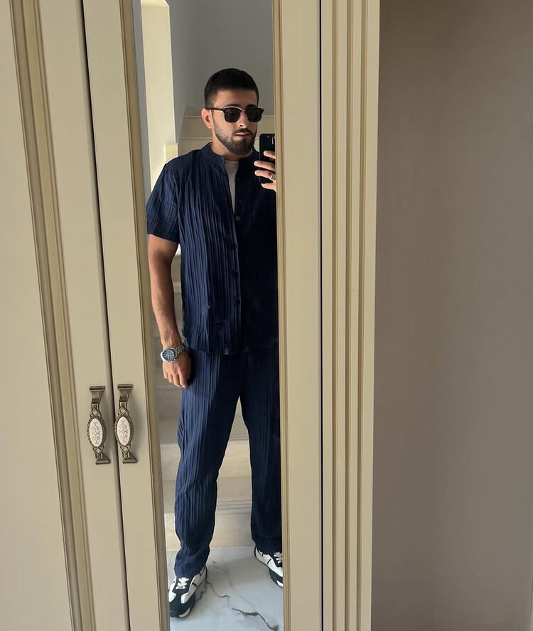  53520891  Narek, 25 ,    