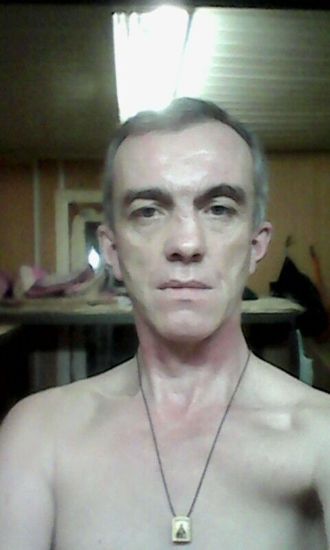  6866201  Maks, 51 ,    