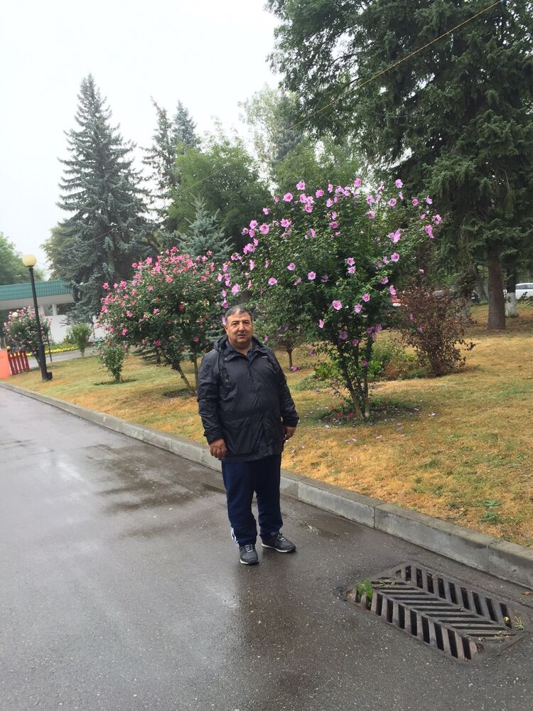  26620891  Farik, 53 ,    