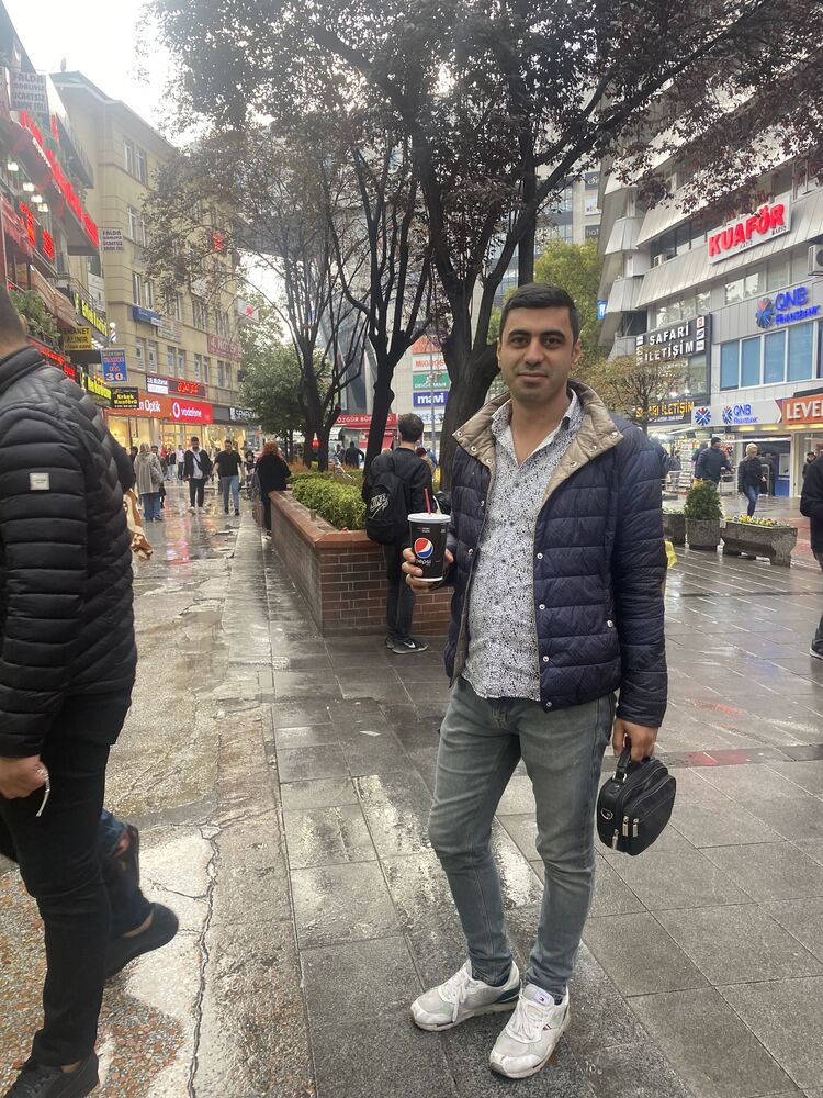  41564281  Adil, 29 ,    