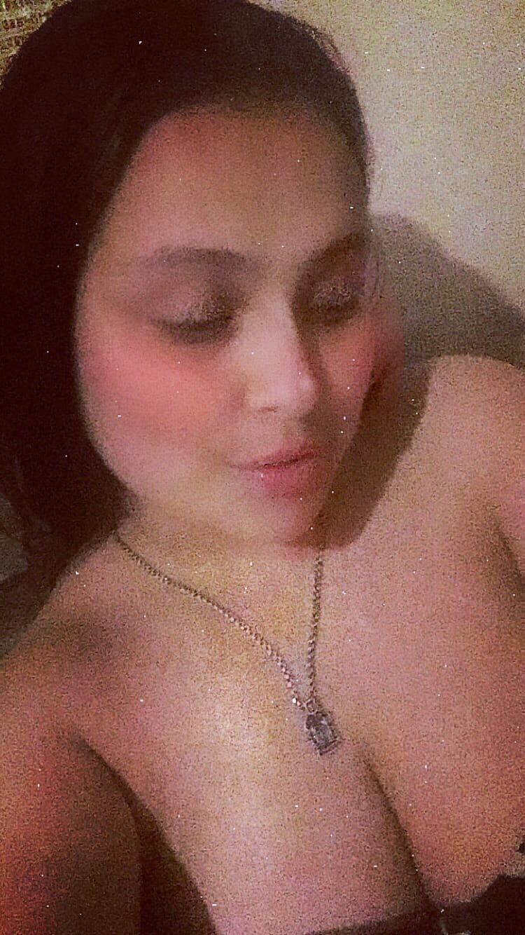  26770911  Adelina, 26 ,    