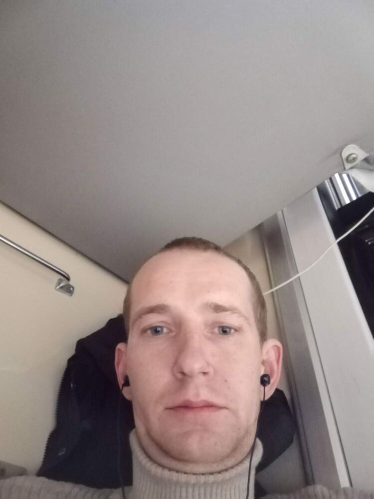  52755671  , 37 ,    