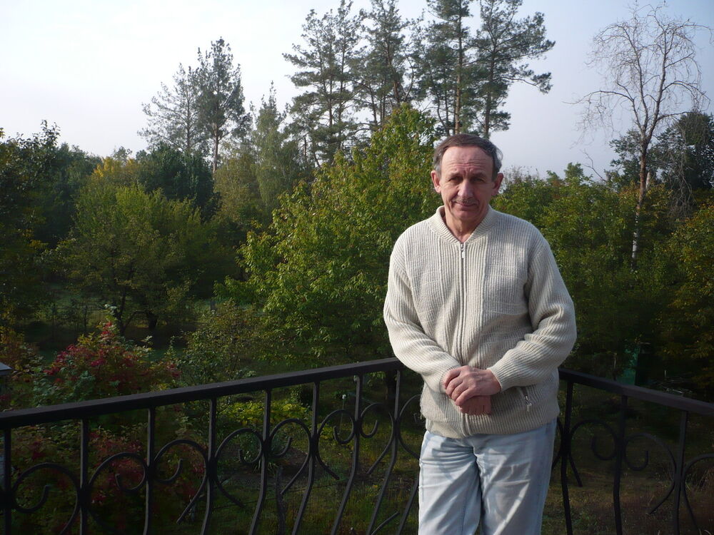  ,   Nik, 68 ,   