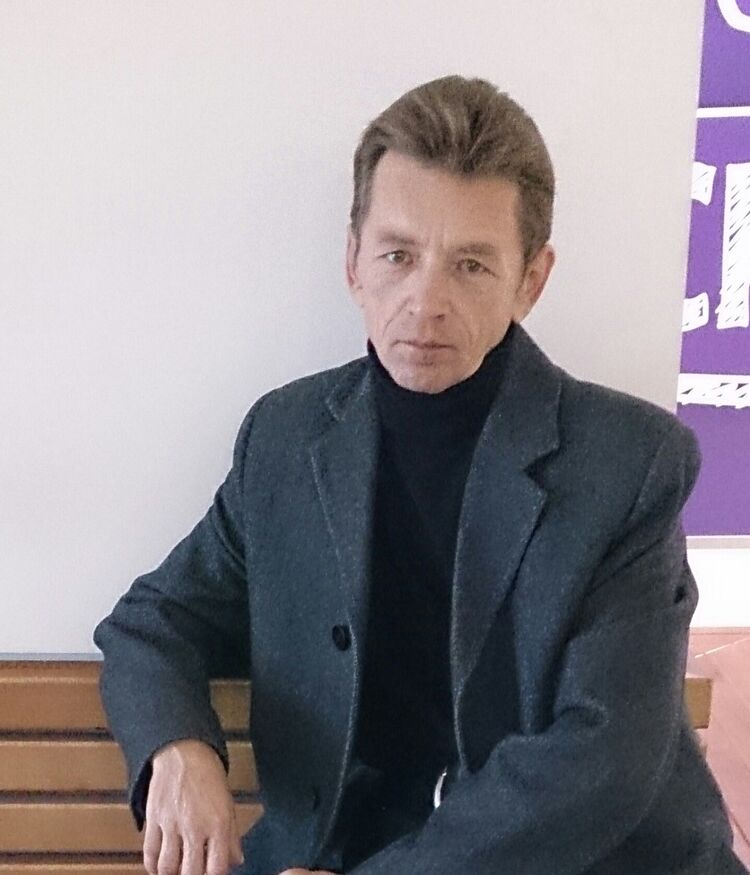  9712811  Yury, 60 ,    