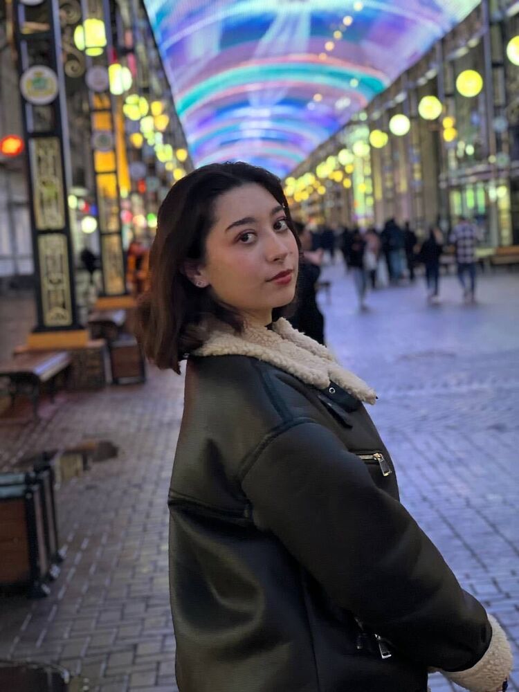  48010591  Kamila, 19 ,    