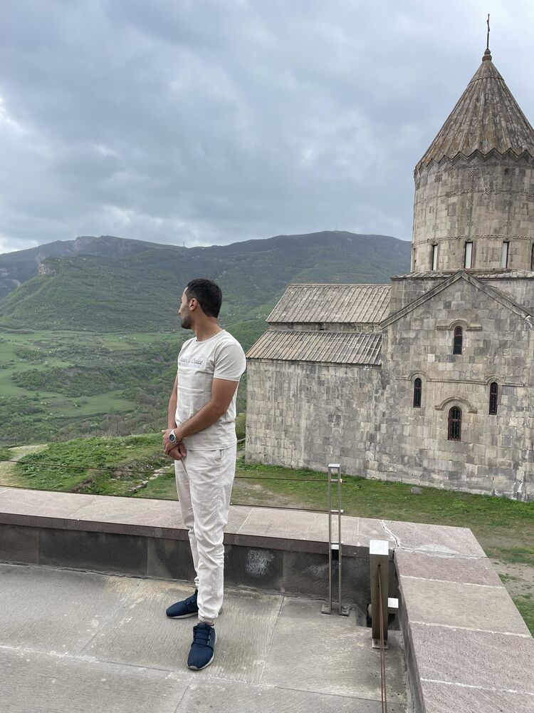  ,   Vahan, 26 ,   ,   