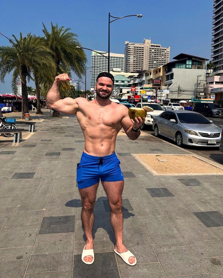  ,   Yura, 31 ,  