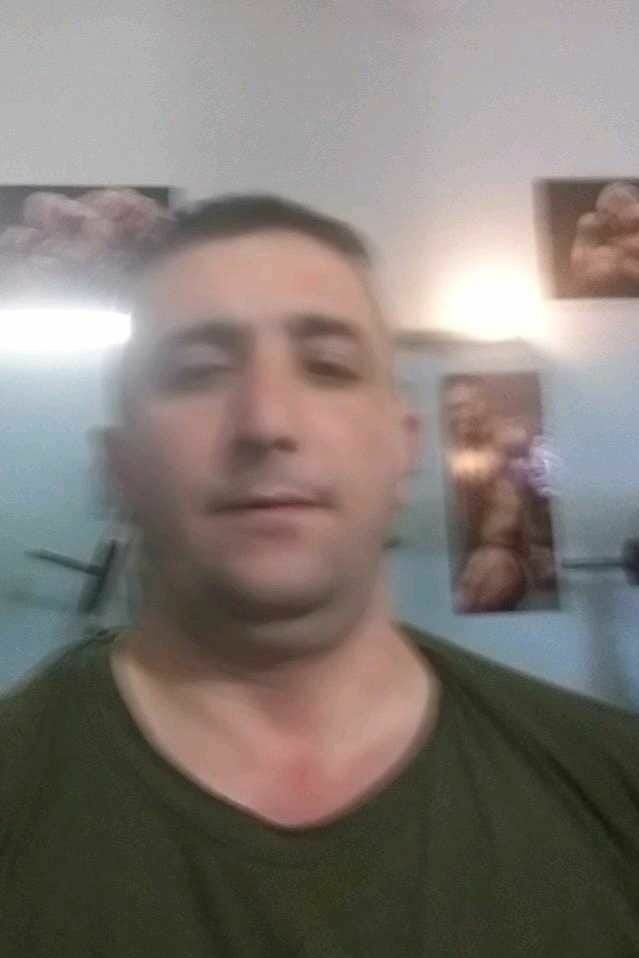  18529261  Ali, 41 ,    