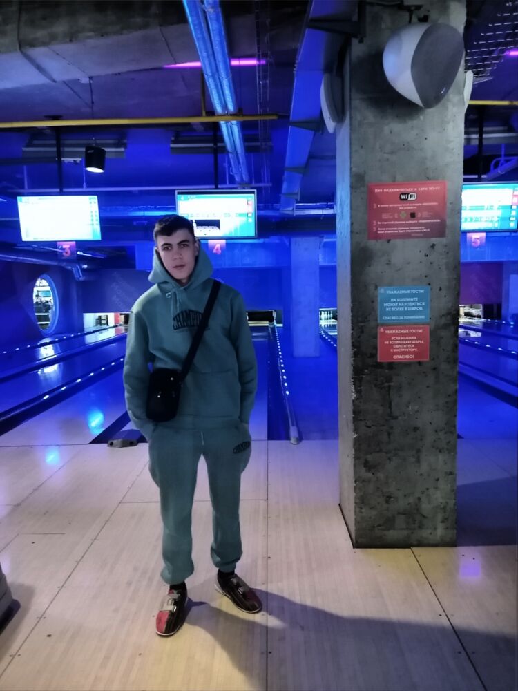  40090701  Burhon, 20 ,    -