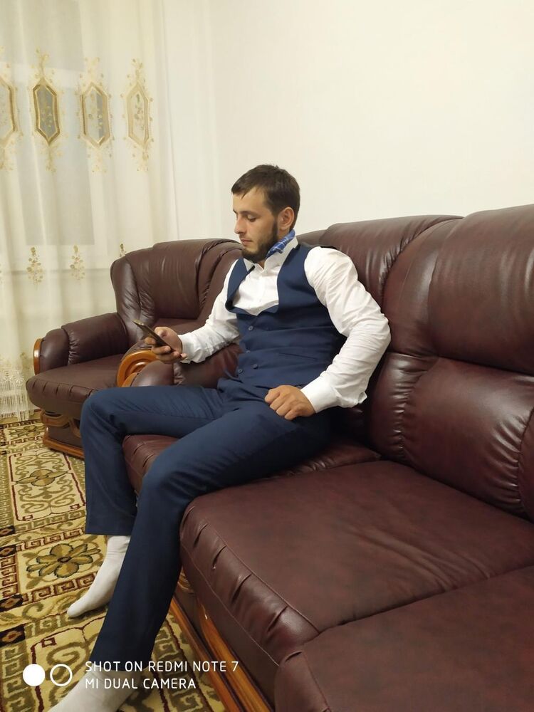  27572621  Mikail, 29 ,     