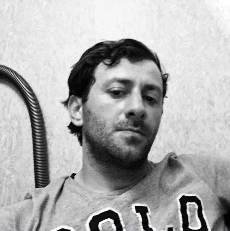  27640501  Guram, 42 ,    