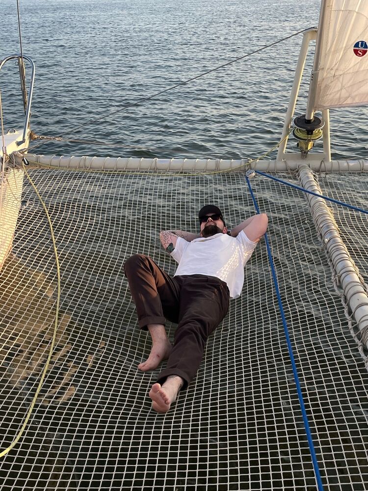  37107231  DOMINUS, 28 ,    