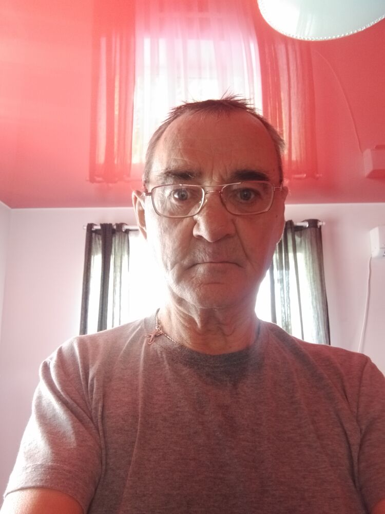  43014921  Viktor, 64 ,    