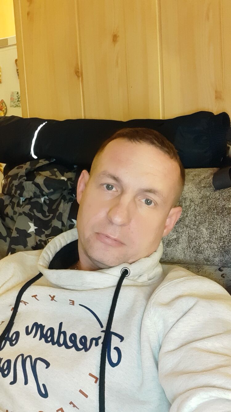  24558771  , 42 ,    
