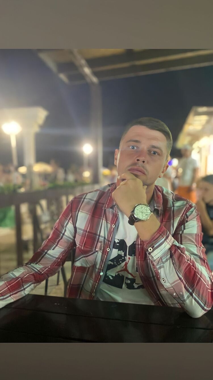  30776101  Maks, 35 ,    