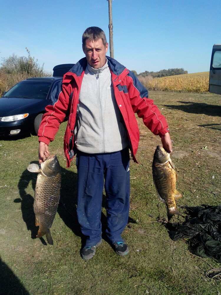  11260241  Vitaly, 47 ,    