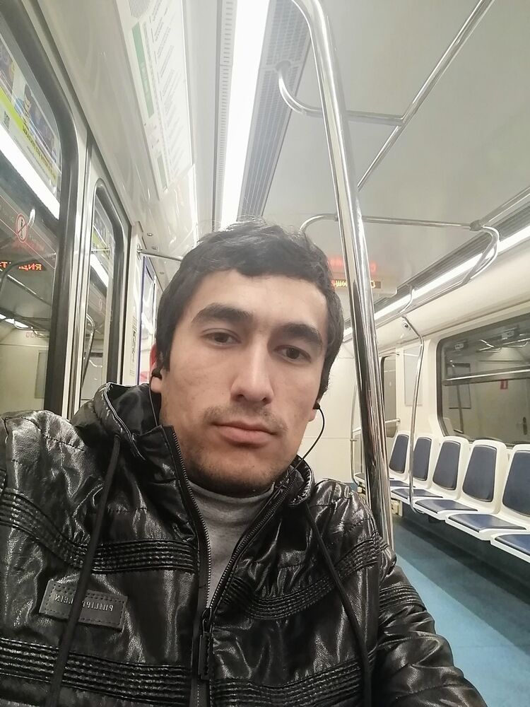  ,   Zarrux, 32 ,     , c 