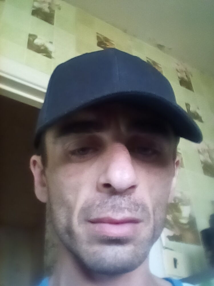  16954441  Zurab, 44 ,    