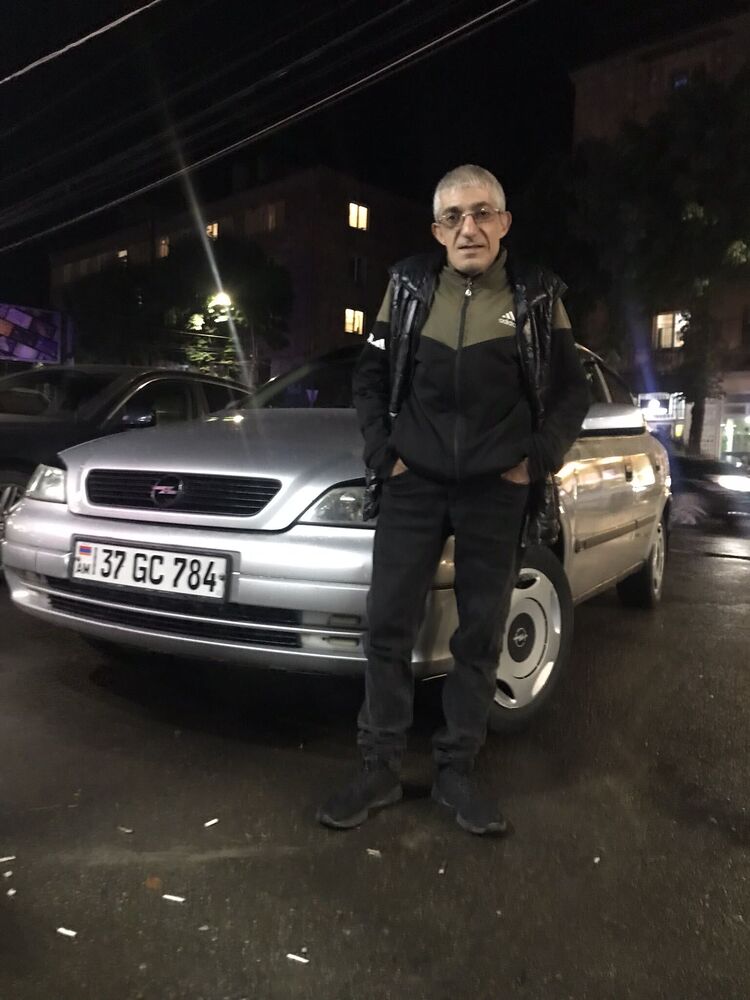  53688031  Aren, 41 ,    