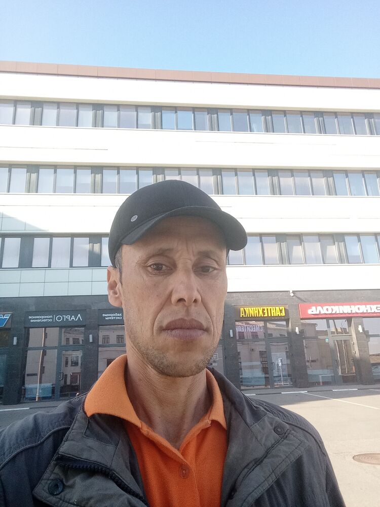  38952181  Utkir, 46 ,    