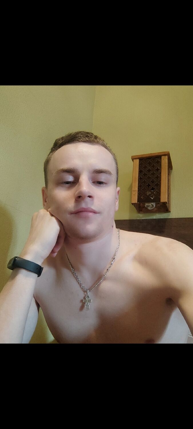  26743211  Alexander, 26 ,    