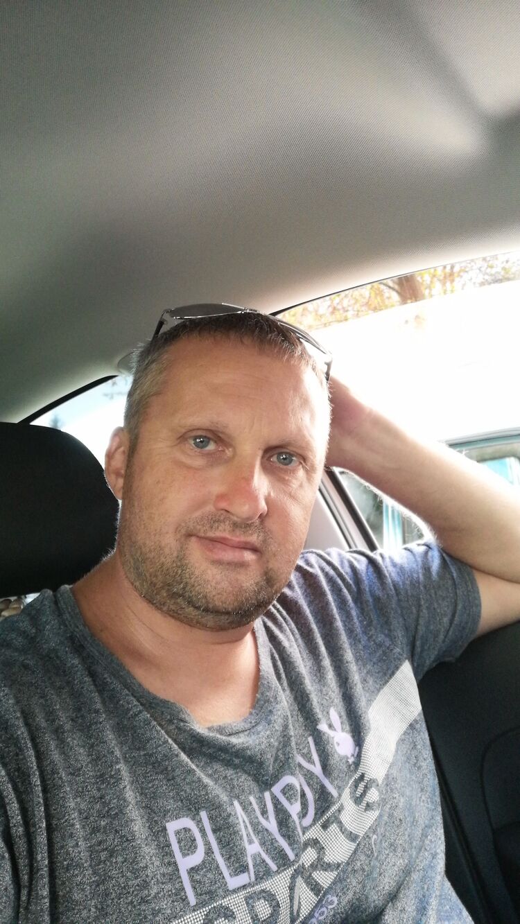  32527011  , 49 ,    